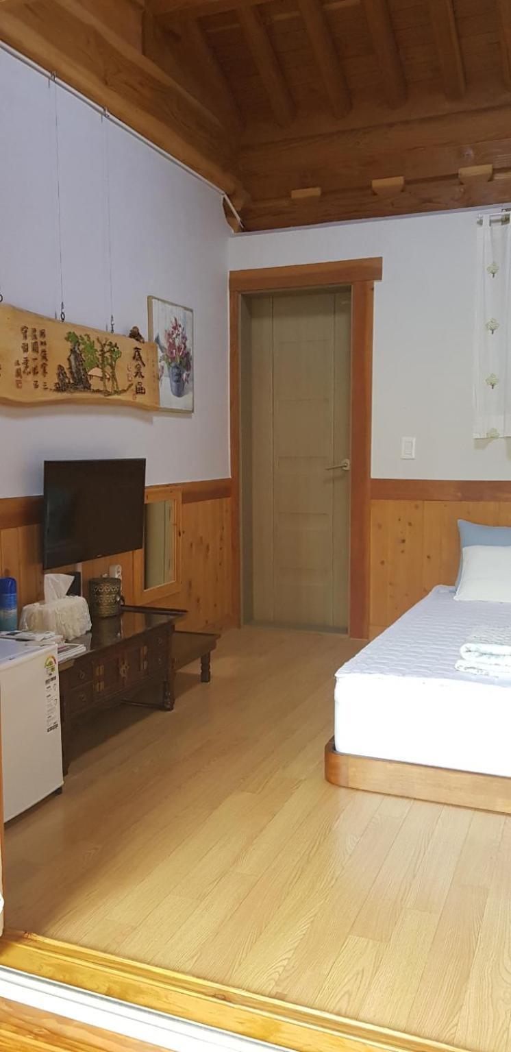 Starlight Rest Area Hotel Jeonju Buitenkant foto