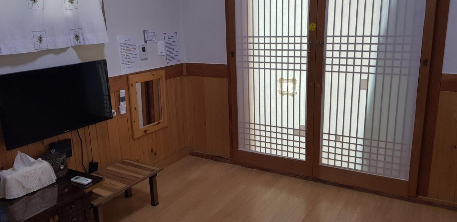 Starlight Rest Area Hotel Jeonju Buitenkant foto