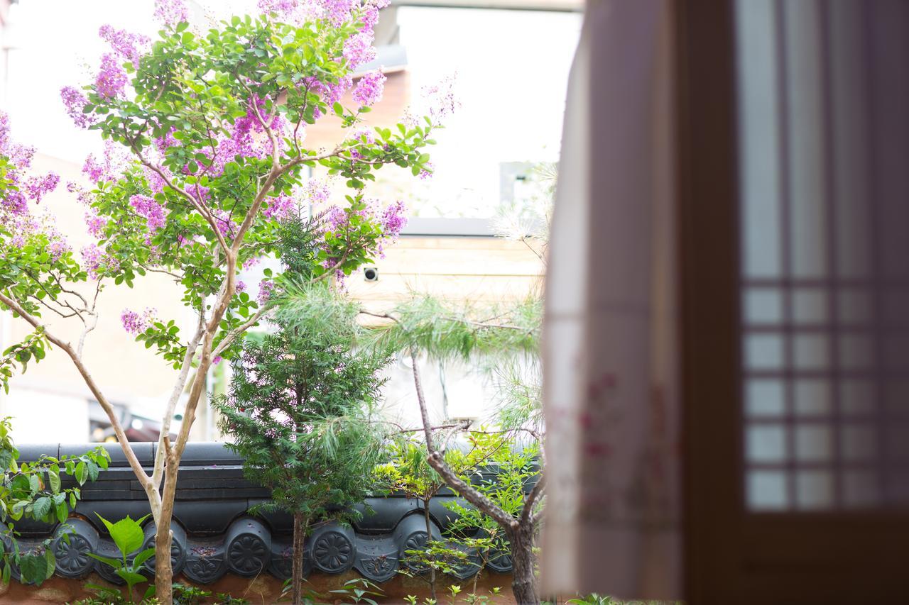 Starlight Rest Area Hotel Jeonju Buitenkant foto